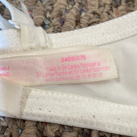 NWOT Tags Victorias Secret 34DD Push up Bras - Picture 5 of 6